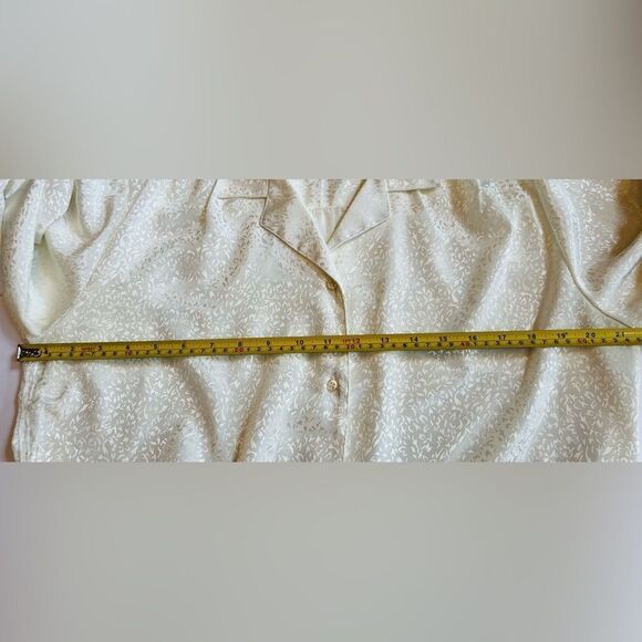 TJ Bentley Vintage Blouse Sz Large Button Up Cream with Geometric Design Vtg - Picture 5 of 7